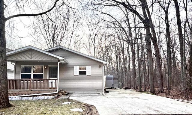 9084 Island Drive, Algonac, MI 48001