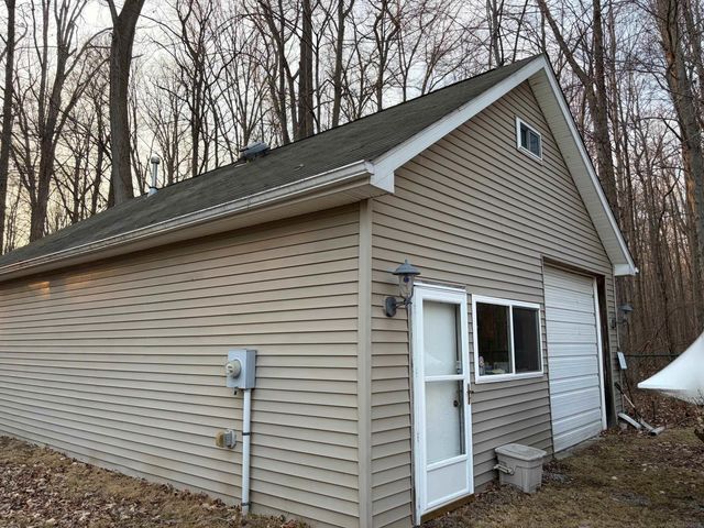 9084 Island Drive, Algonac, MI 48001