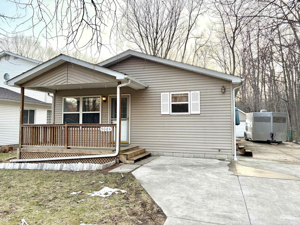 9084 Island Drive, Algonac, MI 48001