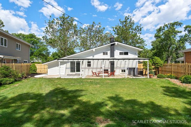 237 Terry Lane, Villa Park, IL 60181