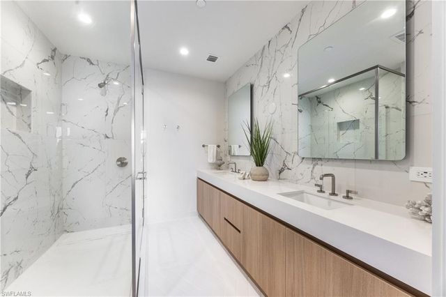 5100 Seagrass BLVD 202, Bonita Springs, FL 34134
