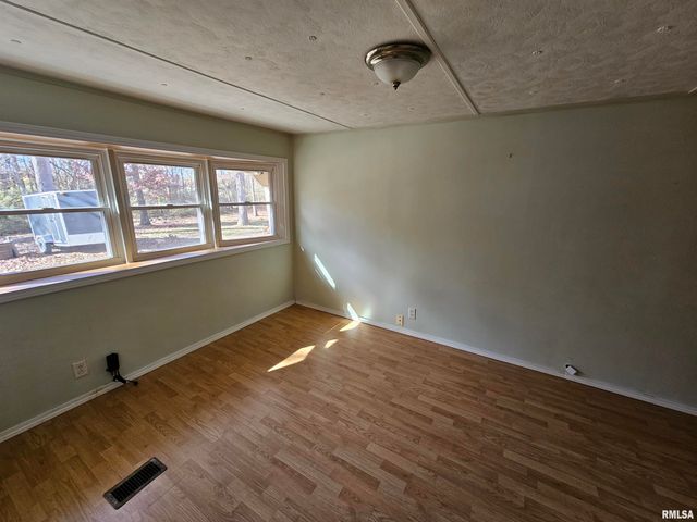 4248 CHURCH Road, Salem, IL 62881