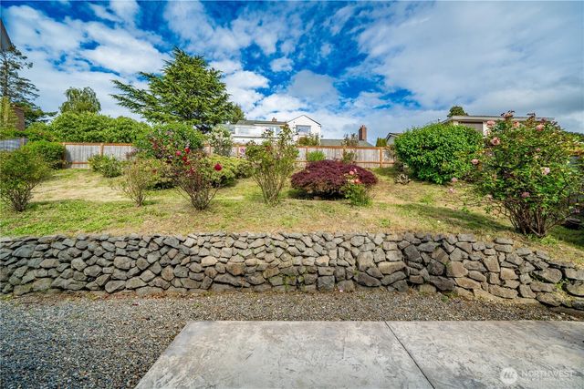 4821 Hyada Boulevard NE, Tacoma, WA 98422