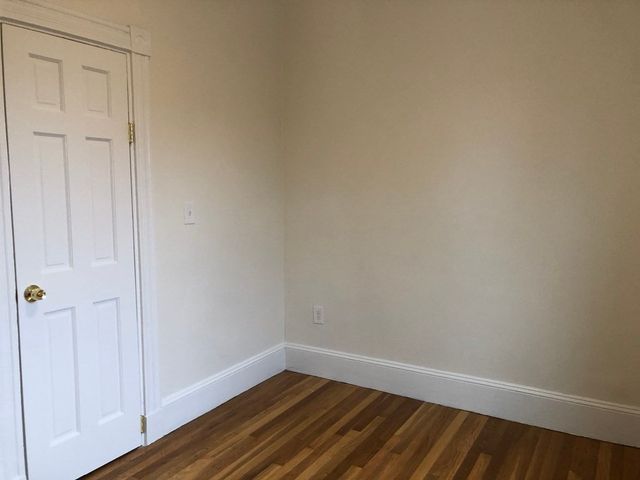 4 Hardwick St 3, Cambridge, MA 02141