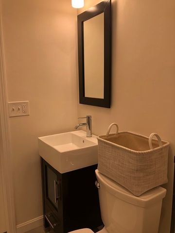 4 Hardwick St 3, Cambridge, MA 02141