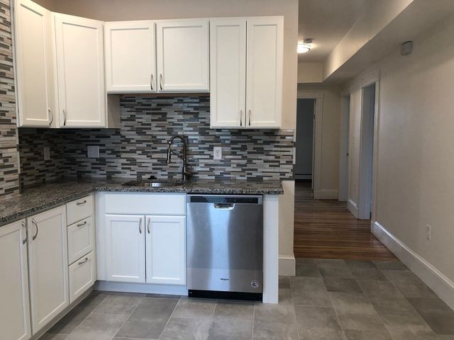 4 Hardwick St 3, Cambridge, MA 02141