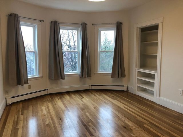 4 Hardwick St 3, Cambridge, MA 02141