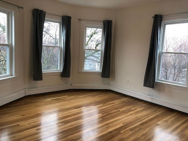 4 Hardwick St 3, Cambridge, MA 02141