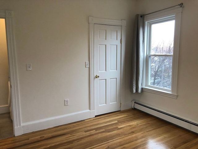 4 Hardwick St 3, Cambridge, MA 02141