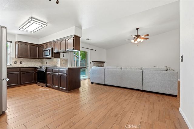 924 Greenwood, Hanford, CA 93230