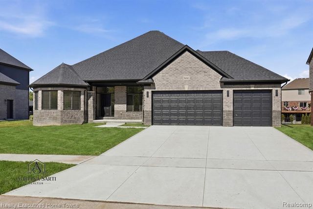 50540 Mistwood Drive, Macomb, MI 48042