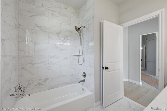 50540 Mistwood Drive, Macomb, MI 48042