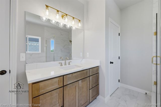 50540 Mistwood Drive, Macomb, MI 48042
