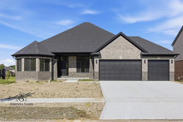 50540 Mistwood Drive, Macomb, MI 48042