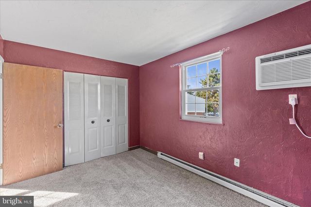 1747 BARON DR, York, PA 17408