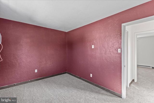 1747 BARON DR, York, PA 17408