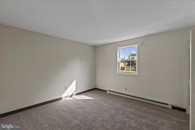 1747 BARON DR, York, PA 17408