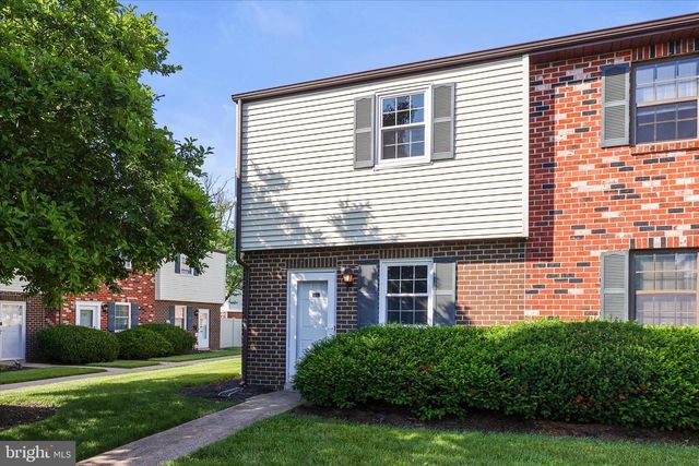 1747 BARON DR, York, PA 17408