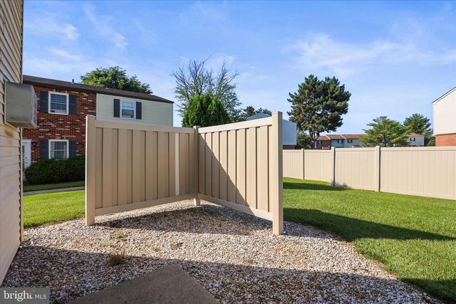 1747 BARON DR, York, PA 17408