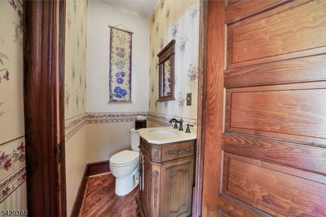 45 Main St, Califon Boro, NJ 07830