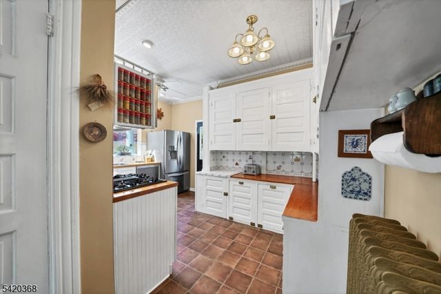 45 Main St, Califon Boro, NJ 07830