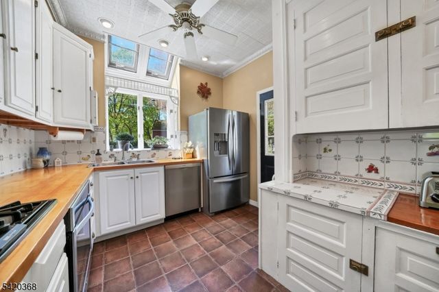 45 Main St, Califon Boro, NJ 07830