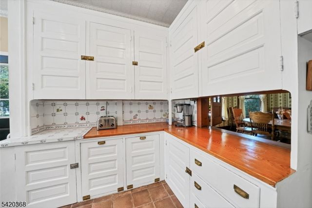 45 Main St, Califon Boro, NJ 07830