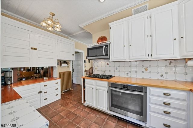 45 Main St, Califon Boro, NJ 07830