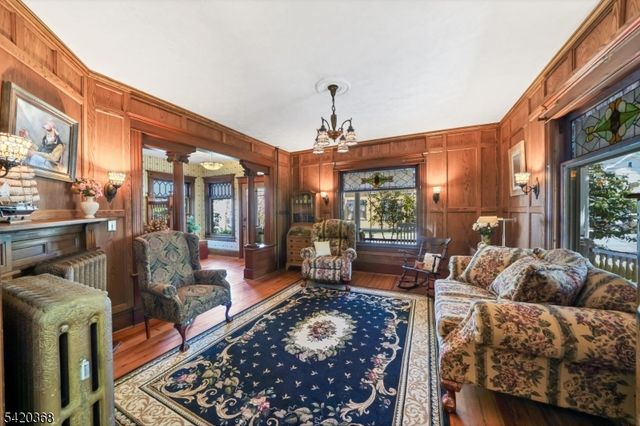 45 Main St, Califon Boro, NJ 07830