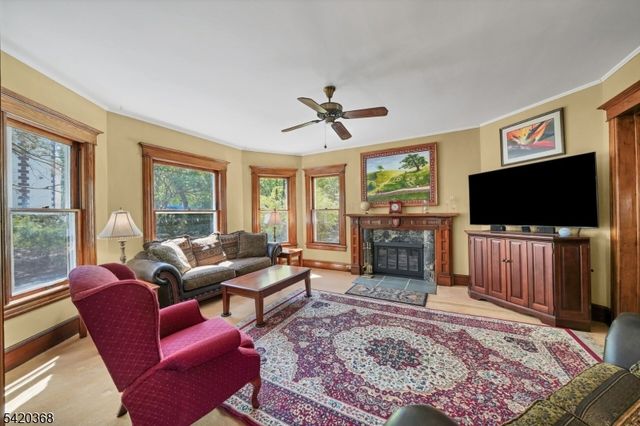 45 Main St, Califon Boro, NJ 07830