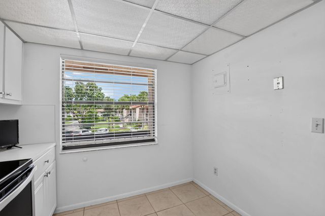 9287 VISTA DEL LAGO 13 D, Boca Raton, FL 33428