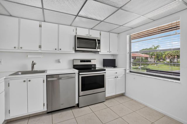 9287 VISTA DEL LAGO 13 D, Boca Raton, FL 33428