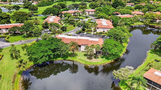 9287 VISTA DEL LAGO 13 D, Boca Raton, FL 33428