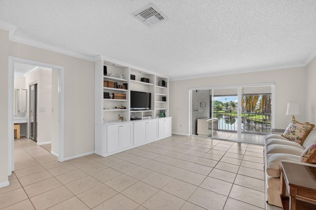 9287 VISTA DEL LAGO 13 D, Boca Raton, FL 33428
