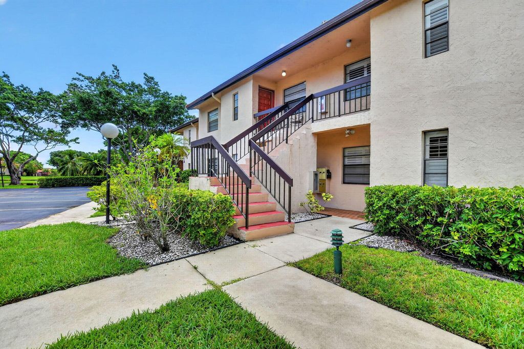 9287 VISTA DEL LAGO 13 D, Boca Raton, FL 33428