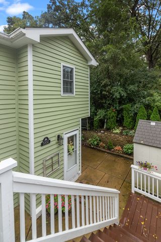 5102 W Lake Shore Drive, Wonder Lake, IL 60097
