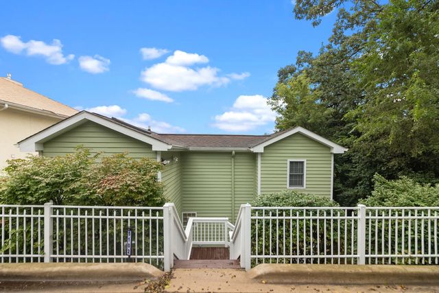 5102 W Lake Shore Drive, Wonder Lake, IL 60097
