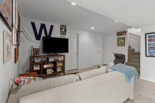 5102 W Lake Shore Drive, Wonder Lake, IL 60097