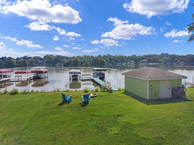 5102 W Lake Shore Drive, Wonder Lake, IL 60097