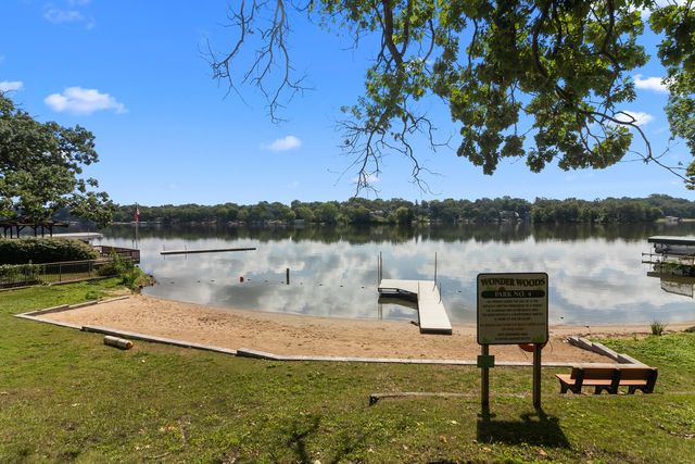 5102 W Lake Shore Drive, Wonder Lake, IL 60097