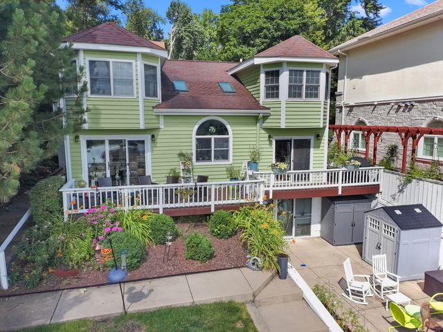 5102 W Lake Shore Drive, Wonder Lake, IL 60097