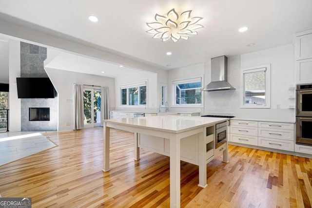 4 Vale Close NE, Atlanta, GA 30324