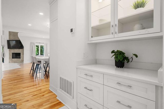 4 Vale Close NE, Atlanta, GA 30324