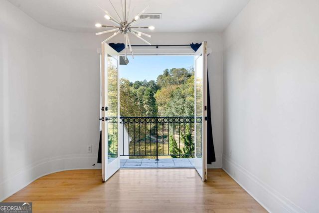 4 Vale Close NE, Atlanta, GA 30324