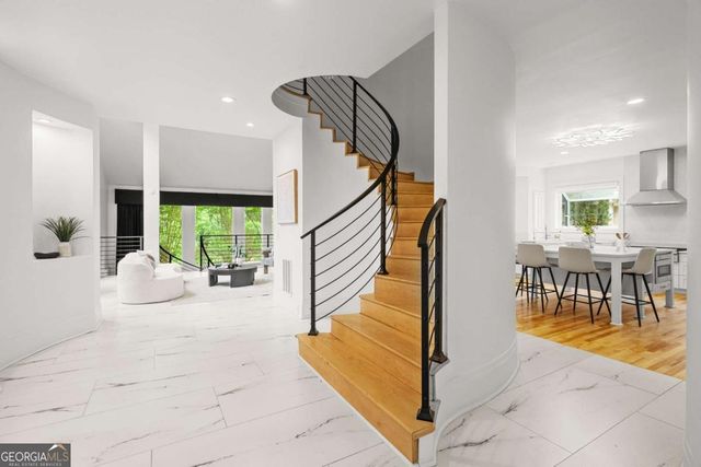 4 Vale Close NE, Atlanta, GA 30324