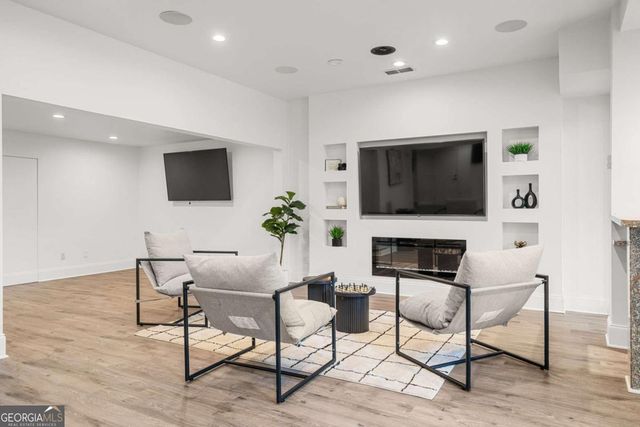 4 Vale Close NE, Atlanta, GA 30324