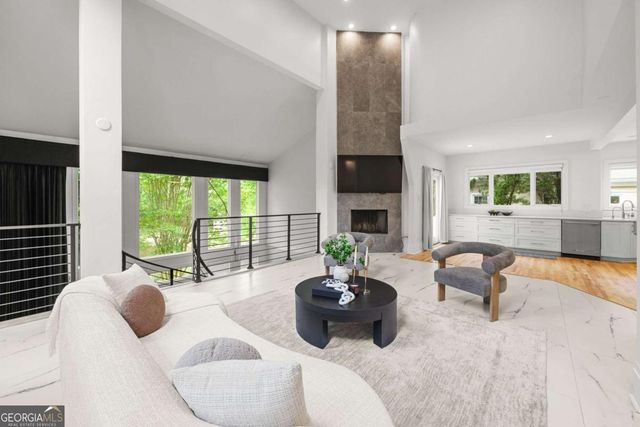 4 Vale Close NE, Atlanta, GA 30324