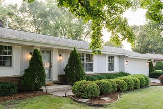 2465 Castle COURT, Brookfield, WI 53045