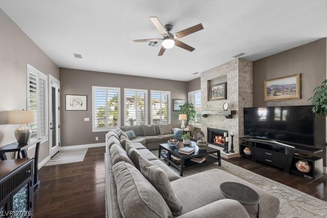 1516 Castle Wall Street, Las Vegas, NV 89117