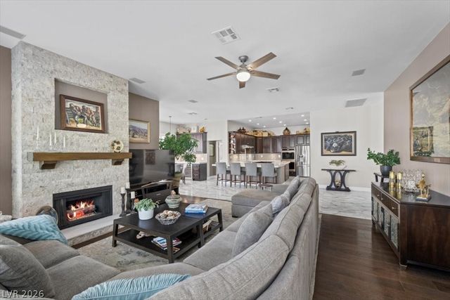 1516 Castle Wall Street, Las Vegas, NV 89117